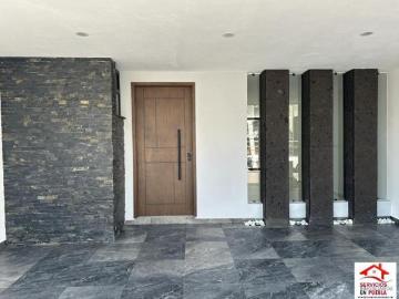Casa a estrenar en la parte alta del Fraccionamiento La Antigua Cemnetera