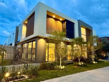 HERMOSA CASA EN VENTA EN LA TOSCANA 1, ZONA REAL CON 4 RECÁMARAS