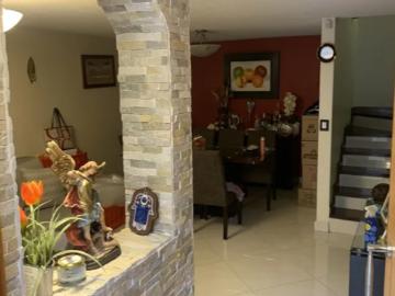 CASA A LA VENTA EN COLONIA EL SEMINARIO TOLUCA EDOMEX YQH