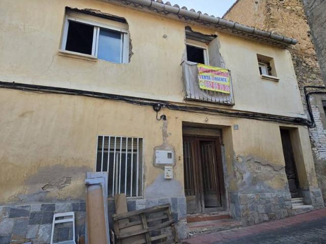 Casa a la venta en Ador: Amplio espacio para reformar