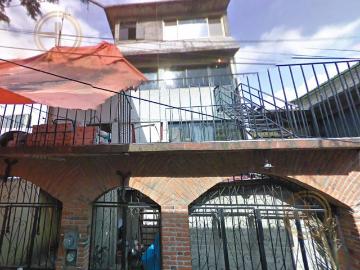 CASA A LA VENTA EN LA COLONIA 2 DE OCTUBRE, ALCALD?A IZTACALCO, CDMX, A CUADRAS DEL METRO LINEA 8 IZTACALCO, 1 CUADRA DE AVENIDA CANAL DE TEZONTLE, 15 MINUTOS DE PLAZA TEZONTLE