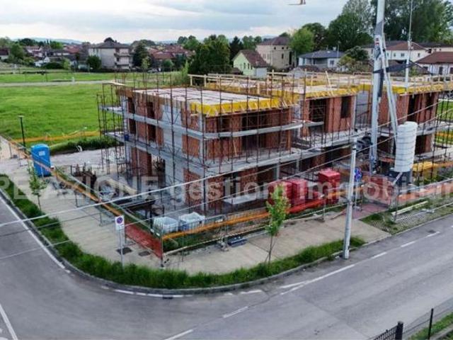 CASA A SCHIERA IN VENDITA A BRESSANVIDO VI