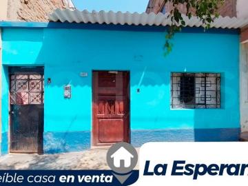 CASA A PRECIO DE TERRENO A UN PASO DE LA PLAZA DE ARMAS DE LA ESPERANZA EN VENTA