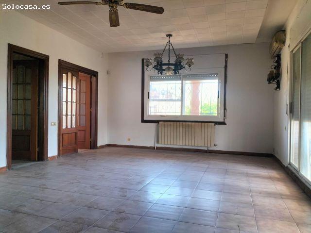 CASA A REFORMAR CON PISCINA