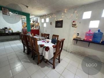 Casa a un costado de Chedraui en venta!