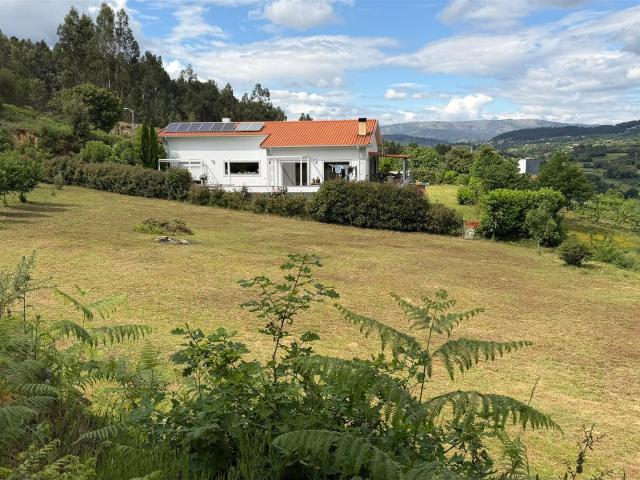 Casa à venda no Norte de Portugal 266m² Canedo De Basto