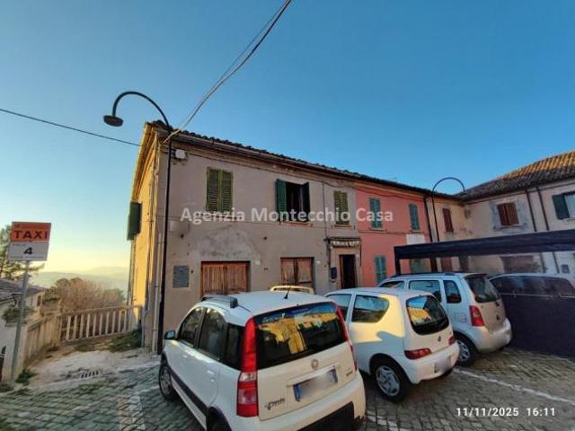 Casa abbinata di ampie dimensioni in pieno centro storico