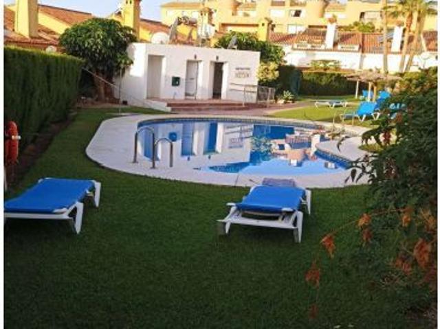 CASA ADOSADO EN LOS PACOS