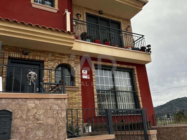 Casa adosada 3 dormitorios 208 m2 378m² Torreagüera