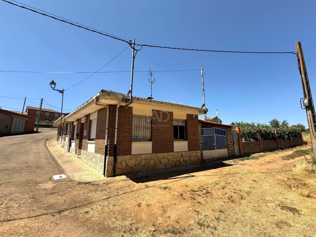 Casa adosada 2 dormitorios 64 m2 110m² Villacalbiel