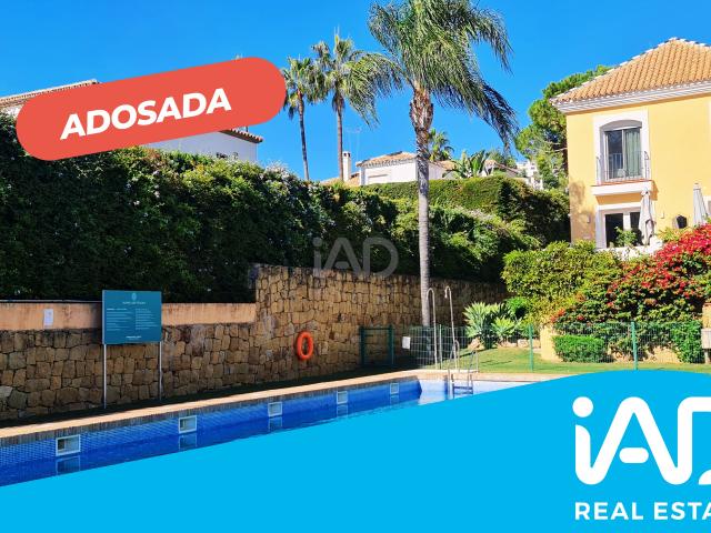 Casa adosada 2 dormitorios 171.8 m2