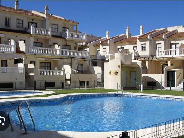 Casa adosada 4 dormitorios 96 m2