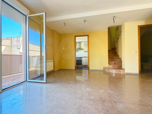 Casa adosada 4 dormitorios 111 m2