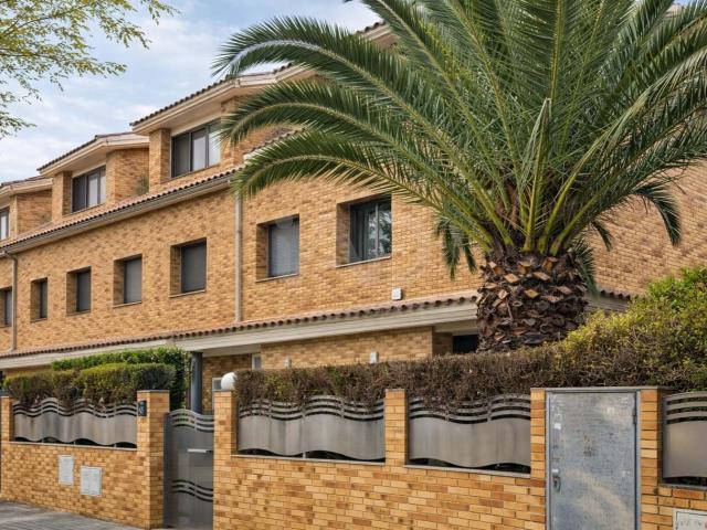 Casa adosada 4 dormitorios 150 m2 280m² Salou