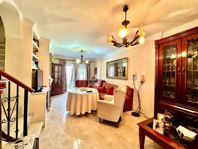 Casa adosada 4 dormitorios 171 m2