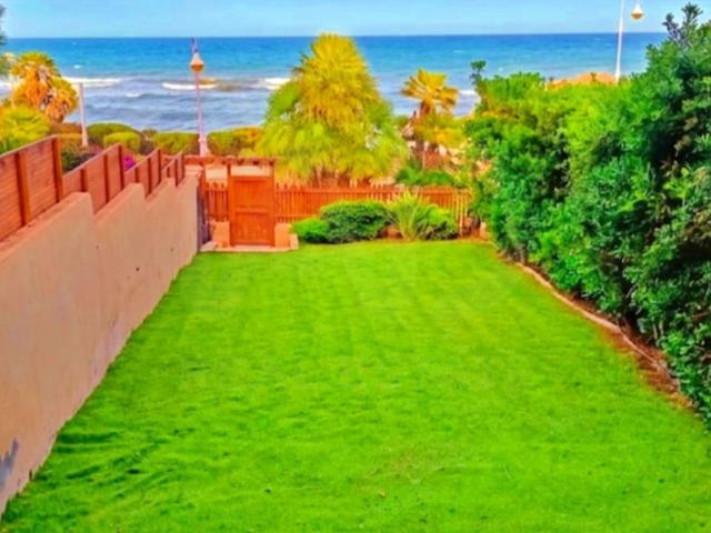 Casa adosada 4 dormitorios 245.88 m2 246m² El Amerador