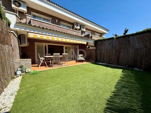 Casa 4 dormitorios 286 m2