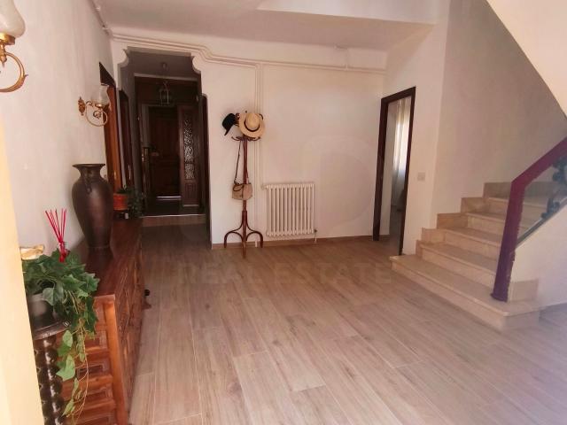 Casa adosada 5 dormitorios 120 m2