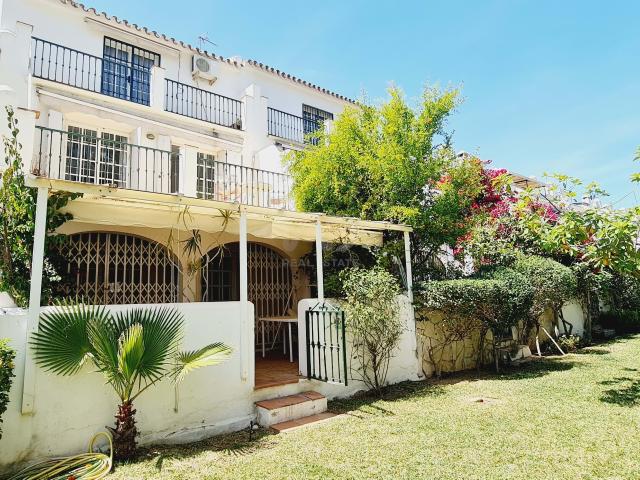 Casa adosada 5 dormitorios 188 m2