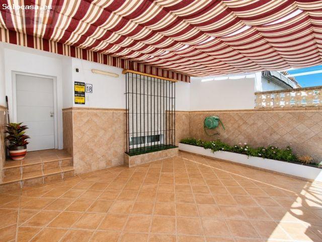 Casa adosada con amplio patio privado y sin gastos de comunidad, a solo 3 km de