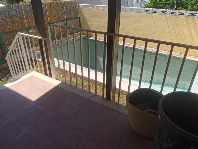 CASA ADOSADA CON PISCINA PRIVADA EN VINAROS 4 HABITACIONES