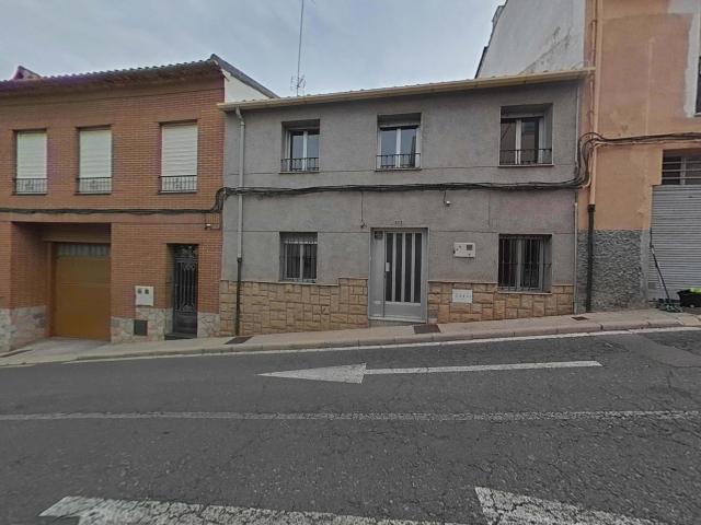 Casa adosada con terraza y jardín interior en Banyeres de Mariola