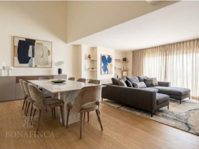 Casa adosada con vistas al mar en ubicación premium | Listing privado