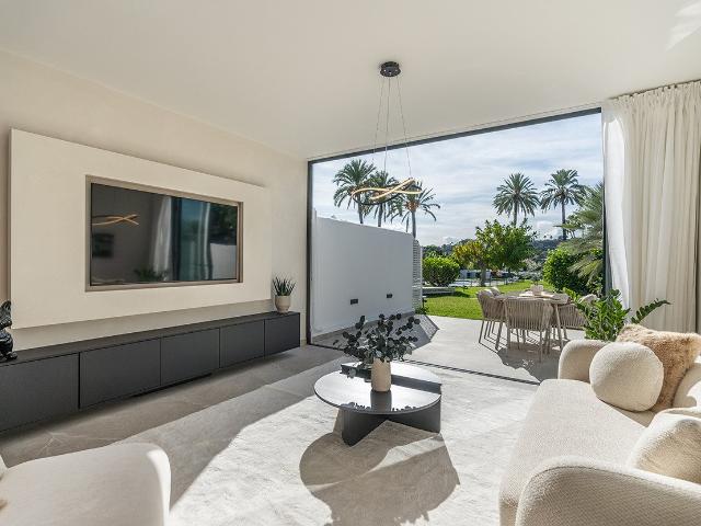 Casa adosada contemporánea en el corazón del Valle del Golf. 230m² Marbella