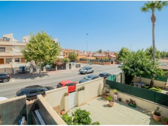 CASA ADOSADA ACOGEDORA CON PISCINA PRIVADA EN AGUAS NUEVAS