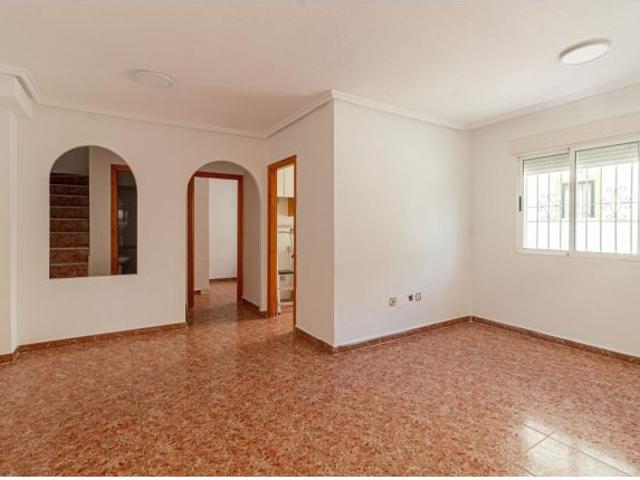 CASA ADOSADA DE 3 HABITACIONES CON SOLARIUM PRIVADO | LA FLORIDA