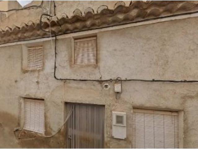 Casa adosada de 191 m2 para reformar en Caravaca de la Cruz