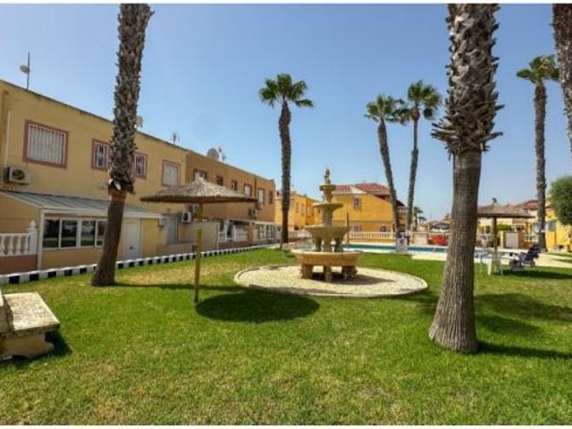 CASA ADOSADA DE 2 HABITACIONES EN LA REGIA