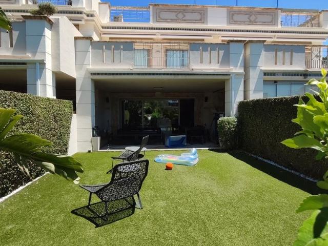 Casa adosada de 474 m2 en venta Sierra Blanca, España