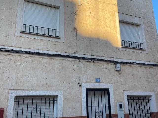 CASA ADOSADA DE 4 DORMITORIOS CON SOLÁRIUM PRIVADO ZONA ALBATERA