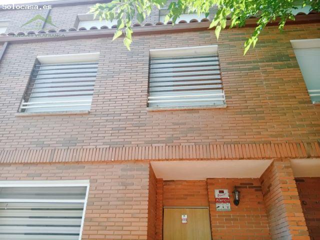 Casa adosada de 4 habitaciones con jardín y garaje en La Granada del Penedès