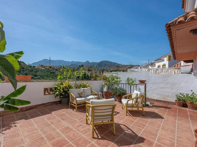 Casa adosada de 4 habitaciones con piscina privada, gran sót. m² Marbella