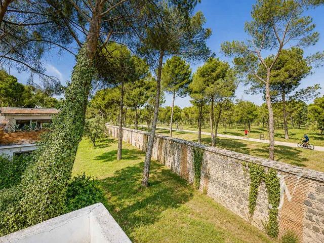 Casa adosada de 581 m2 en venta Madrid, Comunidad de Madrid