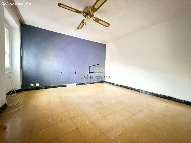 Casa adosada de 5 habitaciones para reformar en Sant Pere de Riudebitlles
