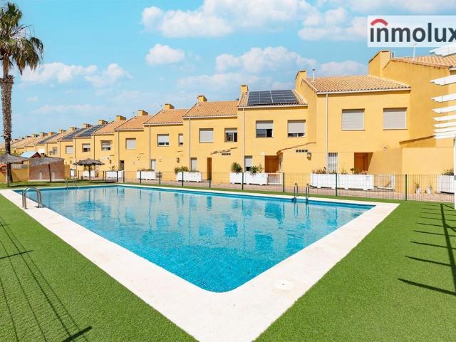 Casa adosada de alto standing 212 en venta, Alicante, España