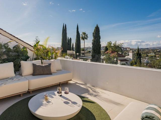 Casa adosada de alto standing 215 en venta, Nueva Andalucia, España