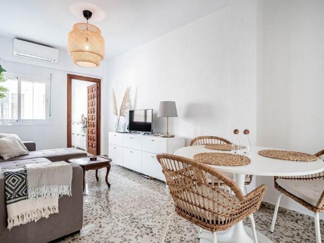 Casa adosada de alto standing de 89 m2 en alquiler Estepona, España