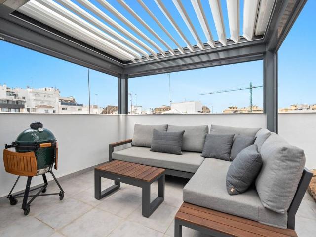 Casa adosada de alto standing de 107 m2 en venta Estepona, España