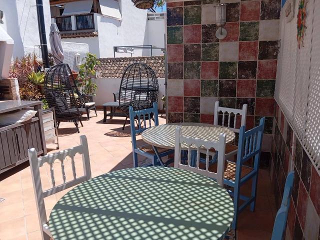 Casa adosada de alto standing de 135 m2 en venta Estepona, España
