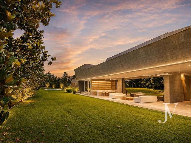 Casa adosada de alto standing de 1760 m2 en venta Somosaguas, Comunidad de Madrid