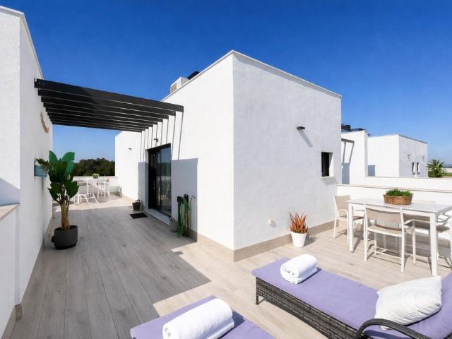 Casa adosada de alto standing de 373 m2 en venta San Roque, España