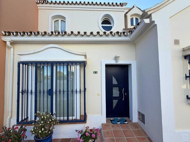 Casa adosada de alto standing en venta Nueva Andalucia, Andalucía