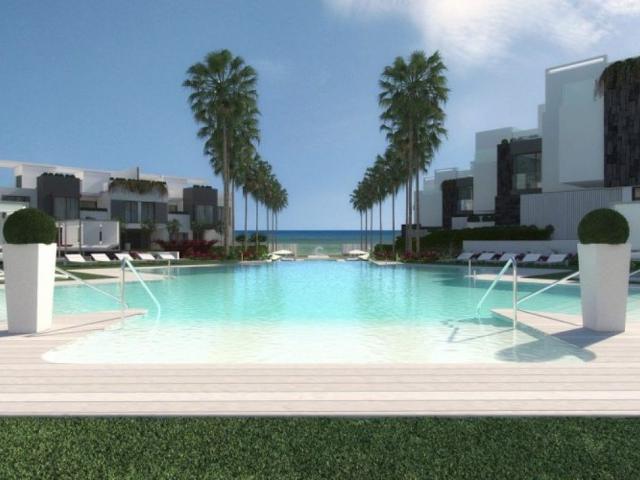 Casa adosada de lujo de 274 m2 en venta Estepona, Andalucía