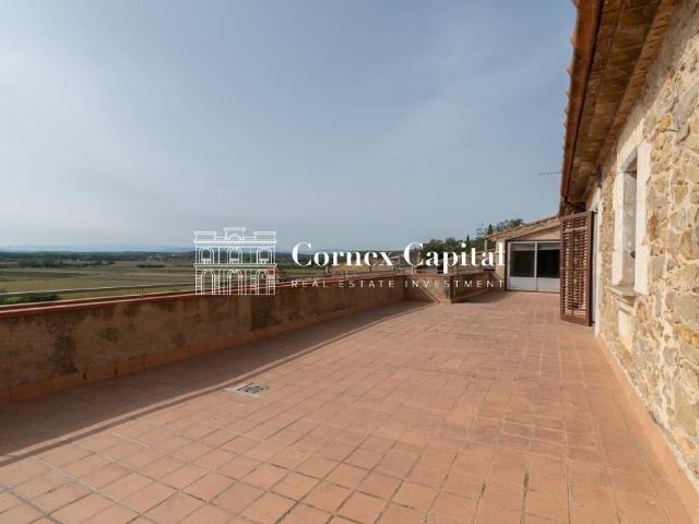 Casa adosada de 805 m2 en venta Jafre, Cataluña