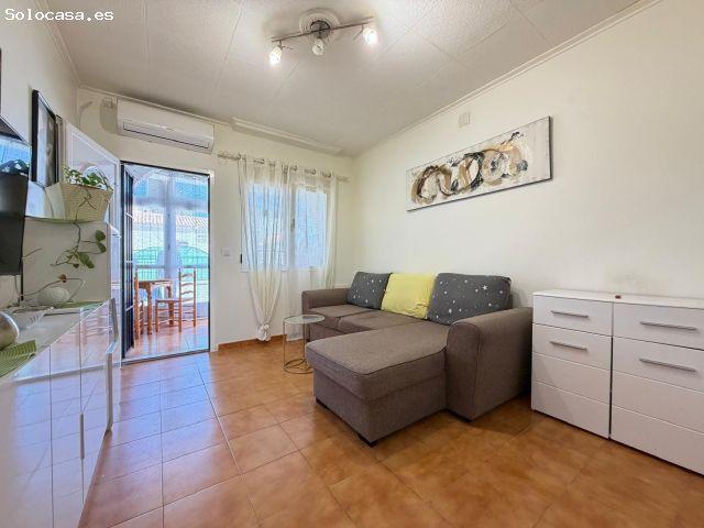 Casa adosada de una sola planta en excelente estado aprox. 43 m2 + terrazas con gran terraza front