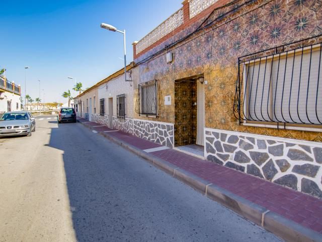 Casa adosada en C/ Virgen del Pilar
